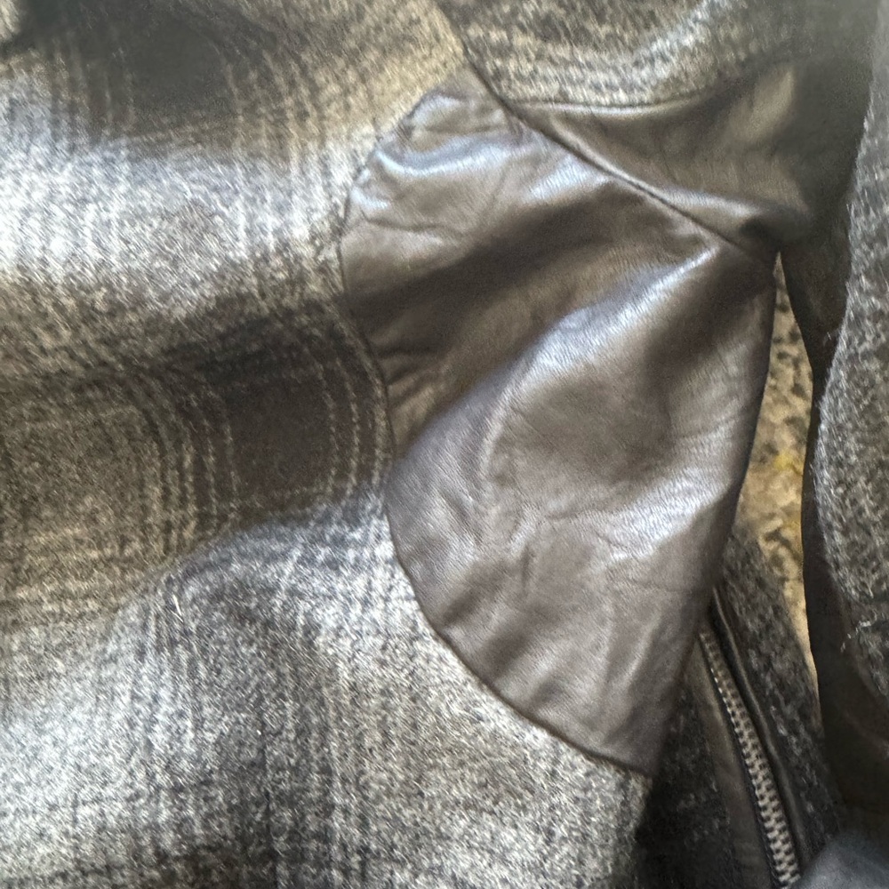 A.L.C. Elegant Gray Fabric - Picture 5 of 5